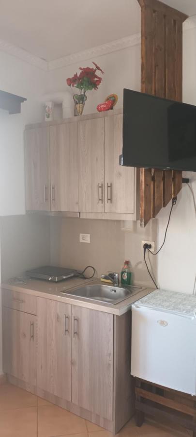 Apartments Resul Pushi Ksamil Esterno foto